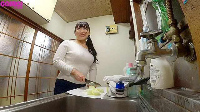 素人妻が一般大学生の自宅にコンドーム1つ渡され一泊 一度のゴム姦では満足できず宿泊中2度もガチ中出しを許してしまう 騎乗位で性感帯のケツ穴を自分でほじくり回し妻 しずかさん36歳