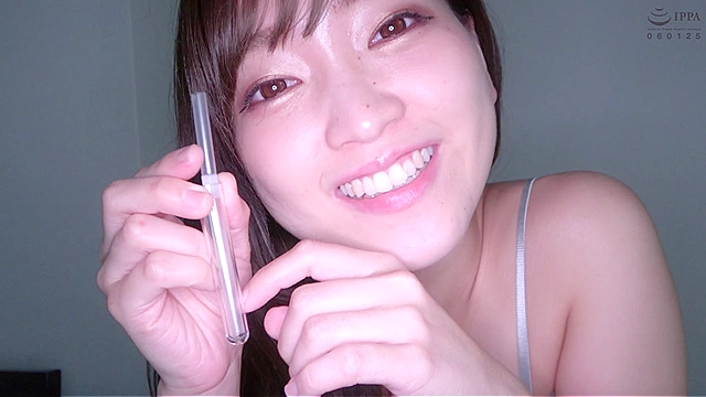 大人気女優 星あめりチャンの巨大女で小魚舐め＆咀嚼＆唾責めプレイ！！！