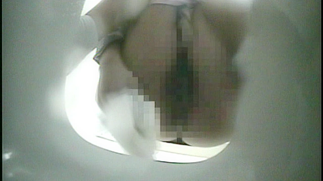侵入（祝）成人式女子便所12