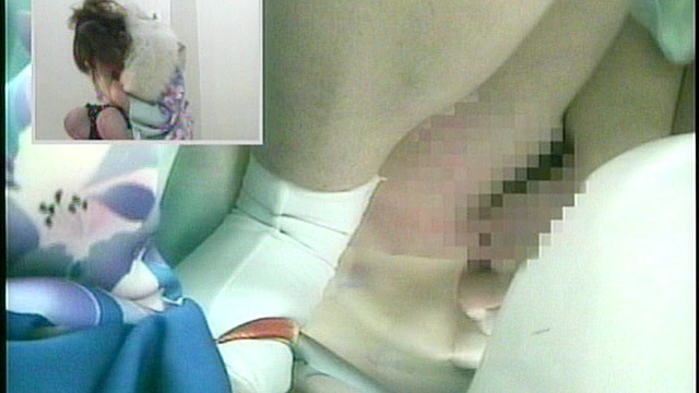 侵入（祝）成人式女子便所12