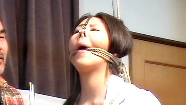 鼻熟女 二穴突き挿し人間噴水 菊川真理