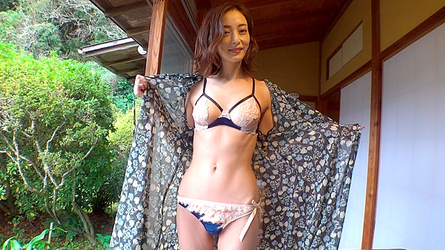 池田夏希  見つめて欲しい