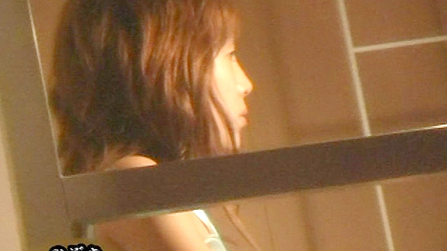 民家のぞき○撮 偶然撮れた自宅でオナニーする女（希少）