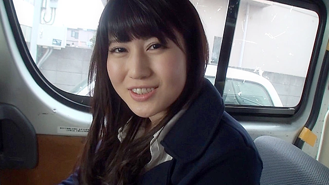 30cmの赤い糸に繋がれたまま見知らぬ男女が一晩過ごしたら…火が付いて初対面SEXに落ちるのか？