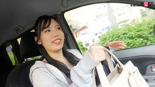 【初撮り】性欲が強い接骨院の受付嬢 職場を抜け出してイケないことしてみたい ピンク乳輪のGカップ美巨乳と平日昼間のアポでさくっと中出し 本人自宅や閉業後の職場でも… ひかる 20歳