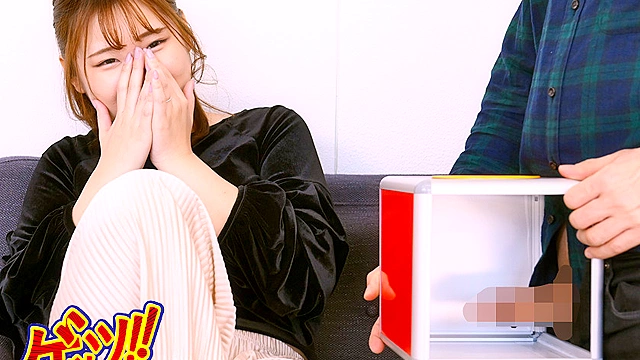 素人男女モニタリング実験でゲッツ！童貞×清楚な癒し系奥さま「純情なDボーイを優しく手ほどきしてくれませんか？」包容力溢れる貞淑妻が戸惑いの初パンティ素股で童貞ガチガチ○ポにマジ発情！奥手Dチン卒おめSP！