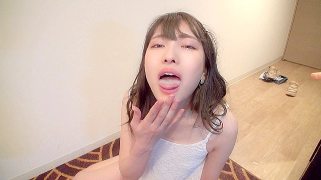 ナンパコNo.10 午前診療終わりで帰宅途中のノーブラニットのスレンダーな歯科助手をナンパして連続中出し！