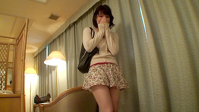 同じ職場の女子社員がデリヘルで働いているのを発見した俺～弱みにつけこみ本●