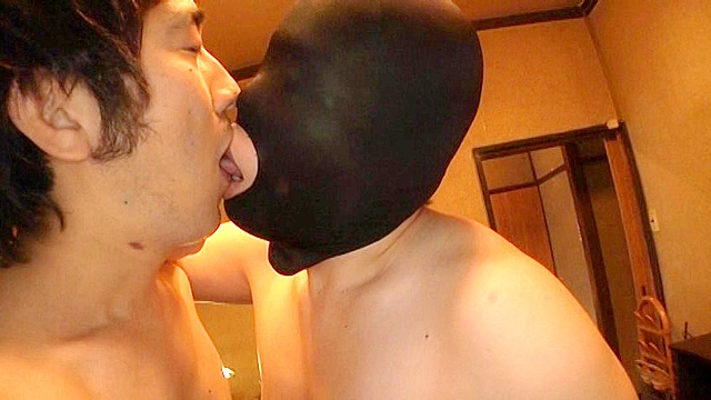 超爆乳未亡人 かおり