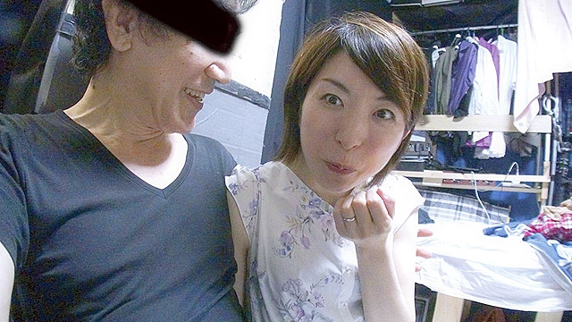 自分の部屋に泊まることになった妻の女友達「人妻千佳さん（仮名）36歳」に当然のように手を出してしまうワタシ
