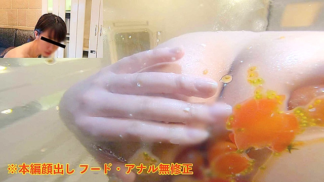 うら若き現役JDの美尻が迫る！潰す！迫力満点のヒップフードクラッシュ！