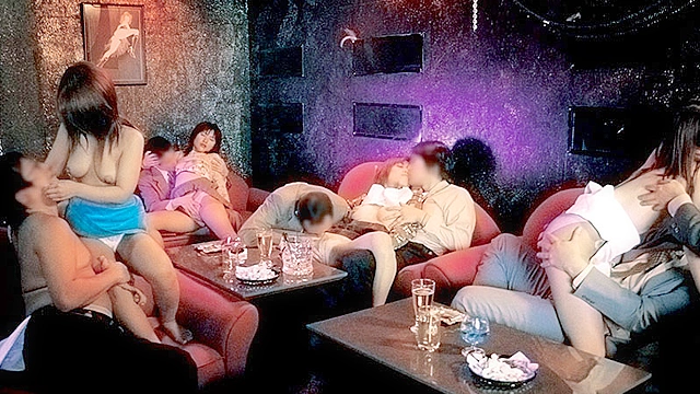 大人の社交場ハプニングバー！初対面の男女がヤリまくる秘密の交○場2枚組