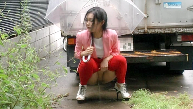 一般女子が小便を見せてくれました。2