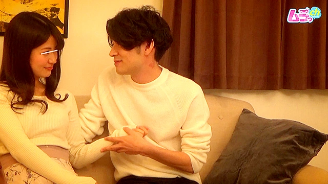 ホテル○撮 エッチに興味津々な清楚女子が偶然AV男優と知り合いチ○ポでイキまくる初めてのワンナイトSEX