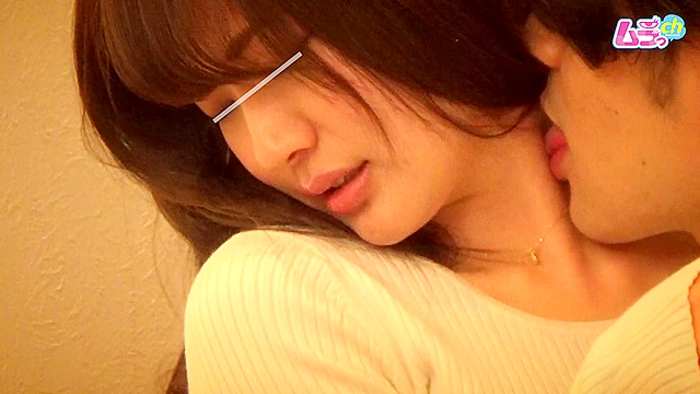 ホテル○撮 エッチに興味津々な清楚女子が偶然AV男優と知り合いチ○ポでイキまくる初めてのワンナイトSEX