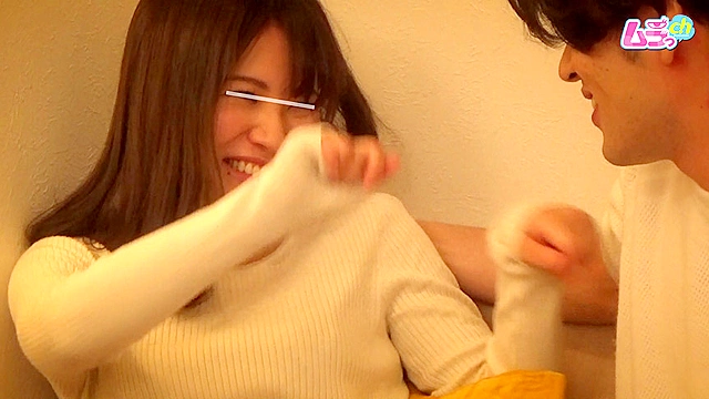 ホテル○撮 エッチに興味津々な清楚女子が偶然AV男優と知り合いチ○ポでイキまくる初めてのワンナイトSEX