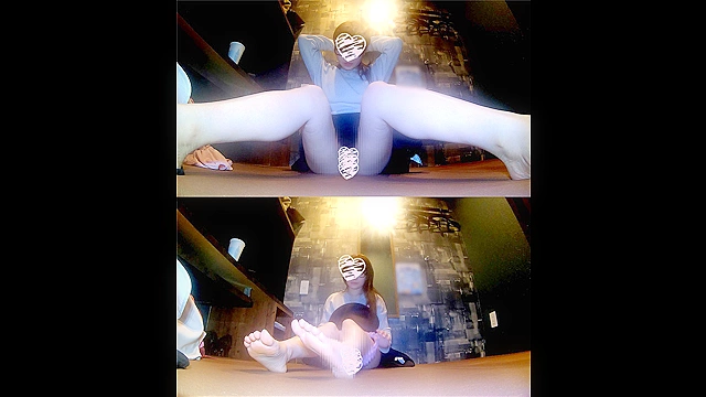 【ネカフェオナニー】まだまだ美少女年齢？かわいいおパンツの清楚系スレンダーお嬢様JDが鼻息荒くクリちゃんしごいてクチュ音炸裂させるリアルオナニー