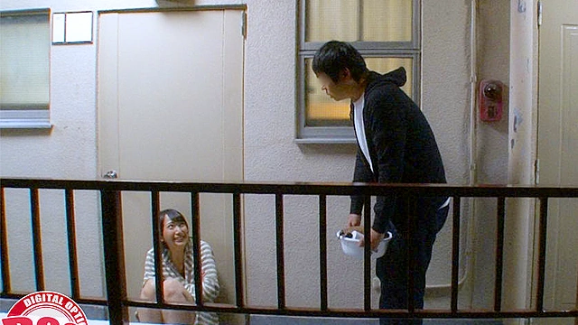 彼氏と喧嘩し締め出された隣人の薄着姿があまりにもエロいので… Vol.2