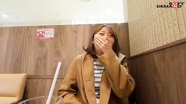 おっとり優しそうな和菓子屋パートさんの本性は“発情牝妻” 小橋由希 35歳 第二章 近所のラブホテルに籠もって舐めて舐められ代わるがわる複数の男とセックスに溺れる背徳休日