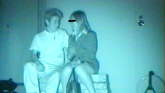 物陰で誰も見ていないと思ってセックスし始めたカップルだが、青姦は猥褻物で犯罪だから○撮されても仕方がない。