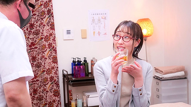 正義感ある女性急募！依頼内容「女性客に猥褻な施術をする某マッサージ店に関する調査」客になりすまして潜入したらイカされすぎてウソ報告をする巨乳娘たち VOL.2