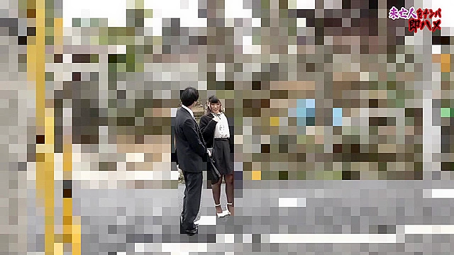 墓参りに来た未亡人の美熟女をナンパ即ハメ～ご無沙汰チンポに濡れまくり！