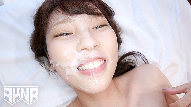 【勤務中NTR】 同僚の美しき人妻を勤務中に口説きSEX堕ちした浮気映像