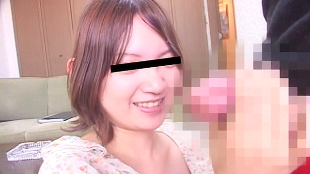 勃起チ○ポから目が離せない！見てるだけじゃガマンできない！実はスケベな素人娘のセンズリ鑑賞 vol.3