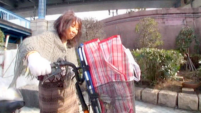 都市伝説は実在した！ 浅草の3000円フェラばばぁ