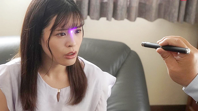 オナホ洗○ 清楚な人妻が使い捨てオナホールにシンクロさせられる 来栖すみれ