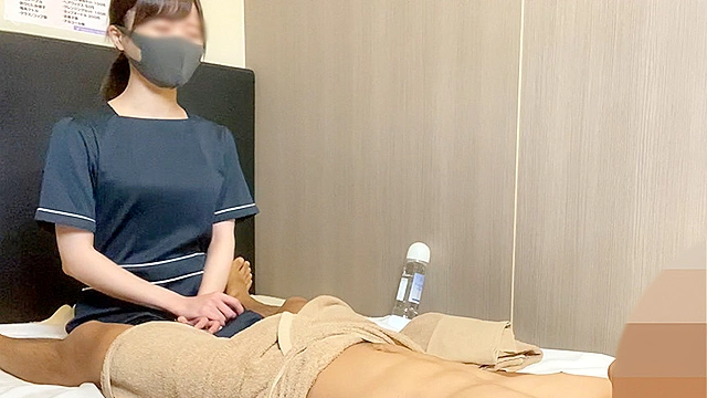 出張ローション手コキ隠し撮り・顔射＆パイズリオプション【木内（20歳）19回目】
