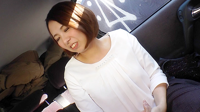 せめてゴム付けて…あっ！うわ…これマジで顔バレしちゃうだろ…ってレベルの美人奥さん達が平日の真っ昼間から口説き落とされてAV出演とかどうかしてるぜ。「ガチンコ中出し！顔出し！人妻ナンパ」 in 下北沢＆三軒茶屋