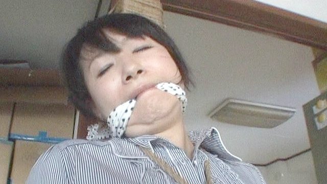 私服緊○16
