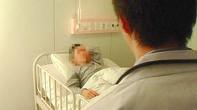 ギン起ちチ○ポをイケメン看護士がしごいてヌイてくれた！ 第一部後編 イケメンエリートDr編