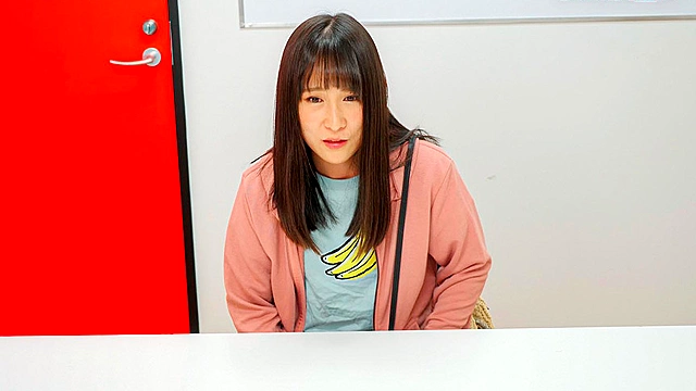 コンプラスルーの怒涛のガチエロバラエティ！『本日の撮影。全て回転ダーツで決めてもらいます！』問答無用、一本のダーツで撮影内容がガチ決定！ 挑戦者＃2中島あつこ