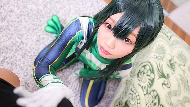 かわいそうなコスプレイヤー 好きでもないキモオジに… 意志の弱いEカップ