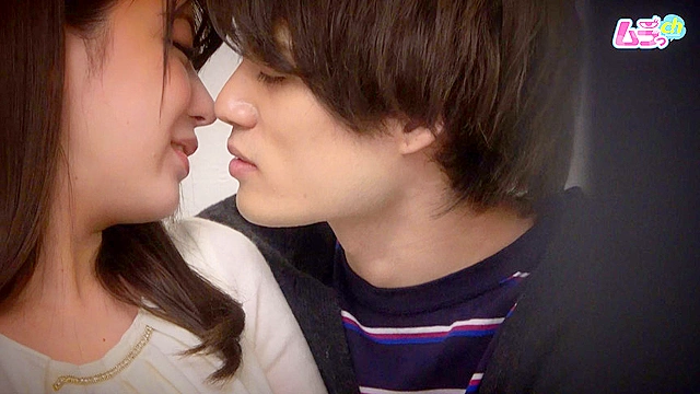 ホテル○撮 欲求不満人妻が出会い系で知り合った年下男子と初めての不貞セックス