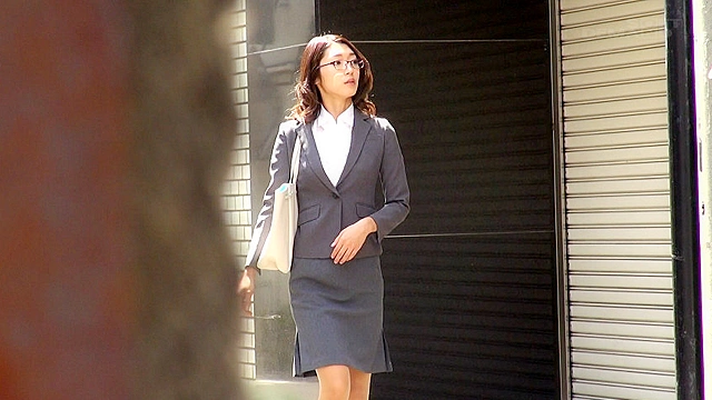 とある高専の工作サークル部員からの投稿映像 マドンナ女教師を部室へ誘い込み DIYしたオリジナル固定器具を使って遊び半分で完全拘束！！ じっくり性感開発、好き放題調○実験してザーメン中毒変態ドM女に貶す全記録