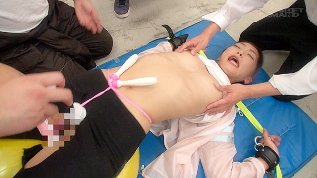 とある高専の工作サークル部員からの投稿映像 マドンナ女教師を部室へ誘い込み DIYしたオリジナル固定器具を使って遊び半分で完全拘束！！ じっくり性感開発、好き放題調○実験してザーメン中毒変態ドM女に貶す全記録