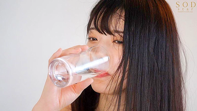 素顔のドキュメント。おじさんと2人っきり一日中ホテルにこもってじっくりセックス。 彩月七緒