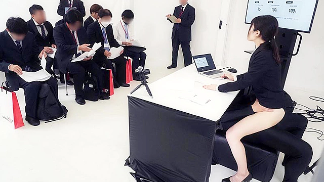 人事部中途2年目石川陽波に悶絶ガマン業務を強行！絶対に失敗できない会社説明会の日に密着しながらお股に玩具で徹底イカセ！