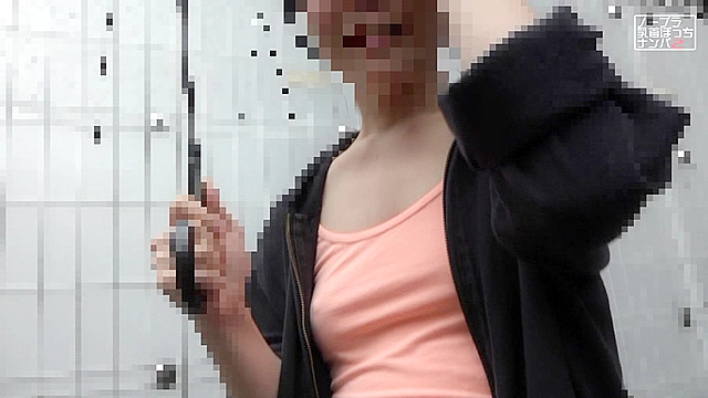 街で見かけたノーブラ乳首ぽっち娘をナンパ（2）