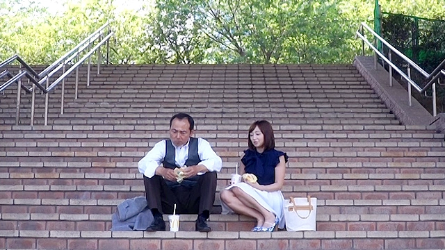W不倫 寝取られ妻と小悪魔娘