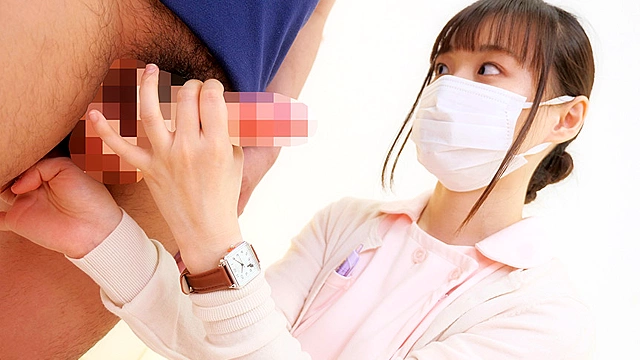 完全顔出し現役ナースをガチナンパ！白衣の天使がEDに悩む男を改善！ ギン勃ちしたら喜んで中出しセックスまでさせてくれました！ 花音うららさん