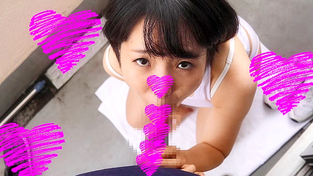 ＼女子アナの弘中綾香似？／小生意気で可愛い後輩ユウのゲリラフェラベランダ顔射編