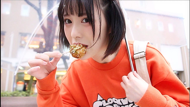自宅大好きでサブカル好きな引きこもり女子が中出しされたくてAVデビュー