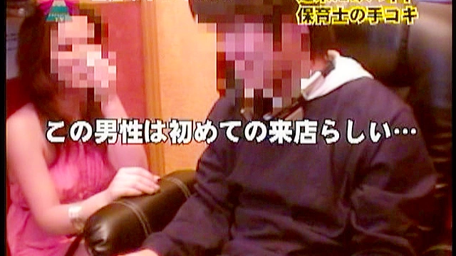 発見！ビデオBOXでバイトする手コキ美人女子大生がいた！