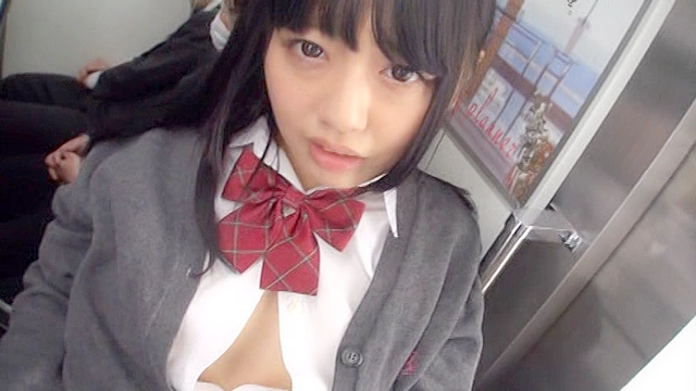 満員電車でハメたがる発情痴女