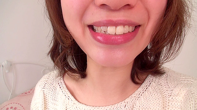 素人娘みきちゃんの舌・口内自撮り＆主観口臭嗅がせ 2本セット