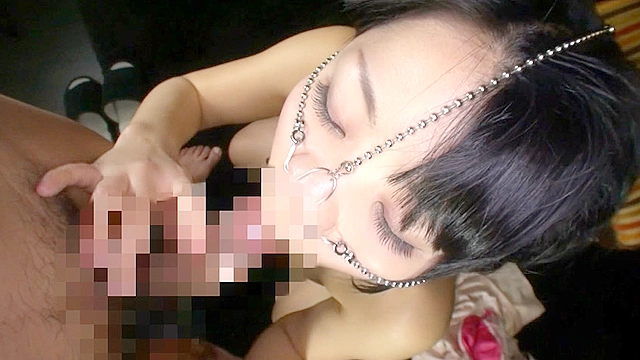 豚鼻SEXに豚ヅラフェラ 素人娘の可愛い顔を鼻フックで豚鼻にさせて、恥ずかしフェラと羞恥SEX！！ 4時間7名収録